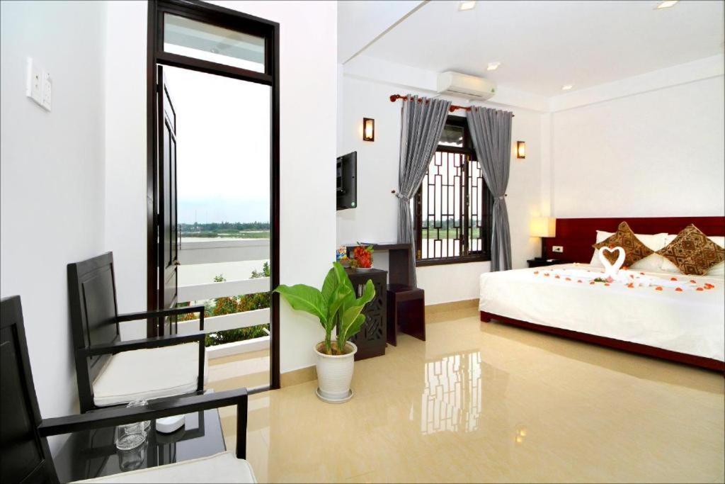 Riverlife * Hoi An