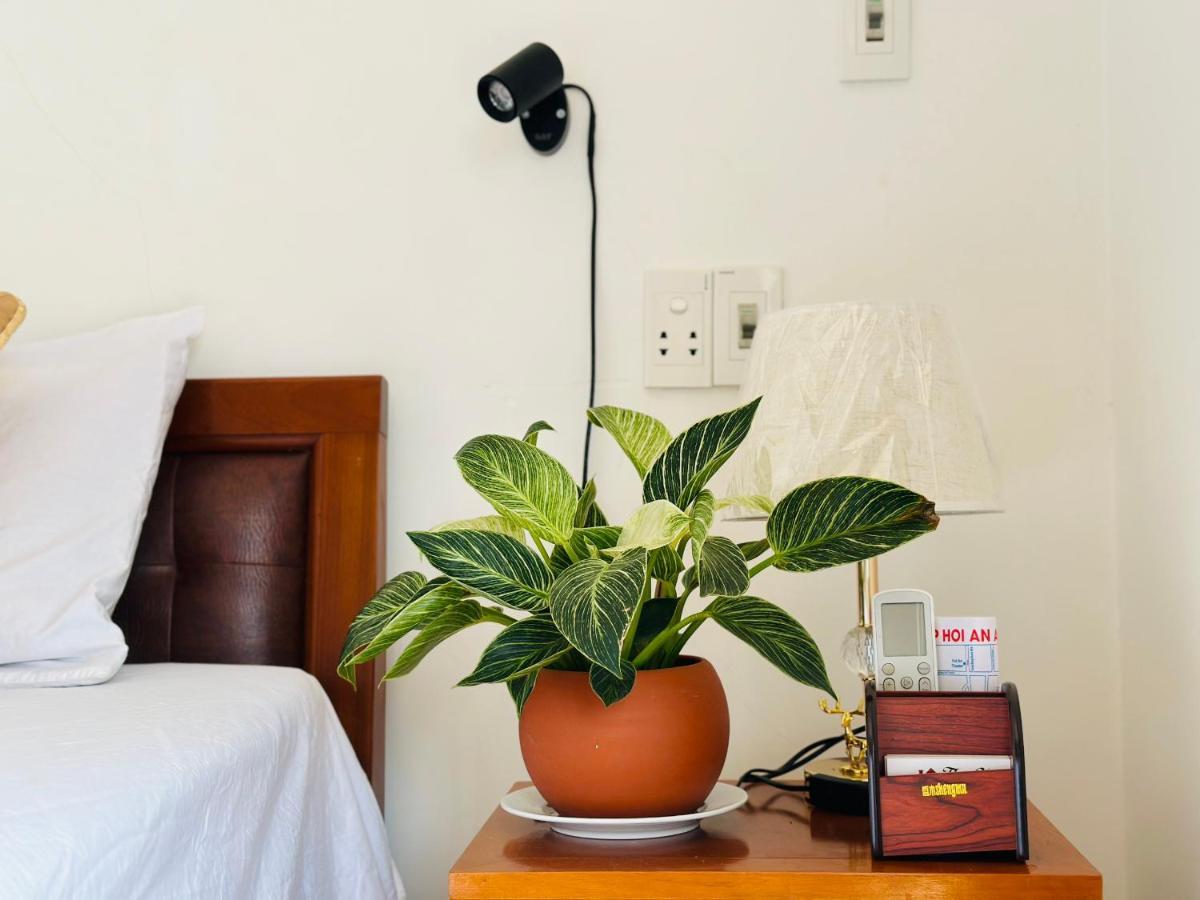 Thuy House Homestay *