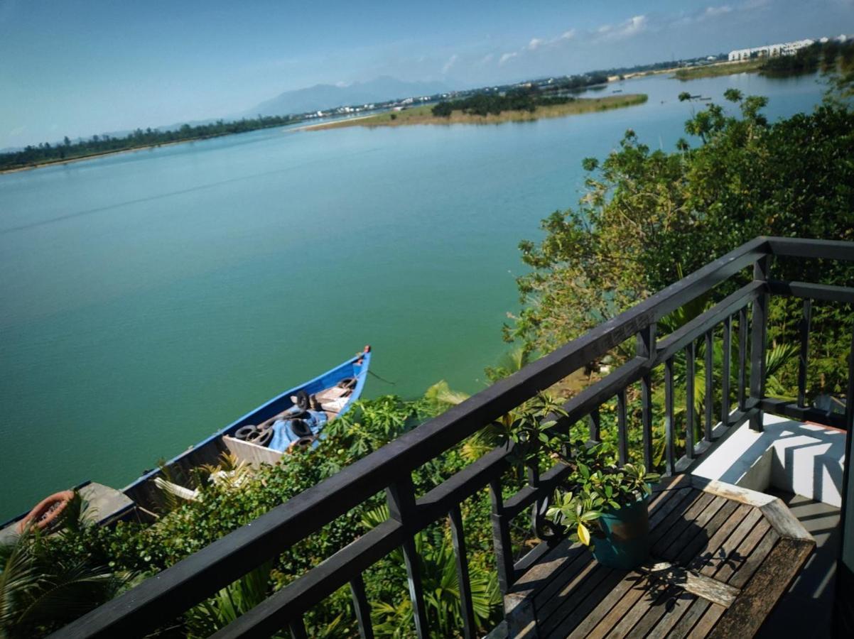 Autumn Bay Retreat Hotel *