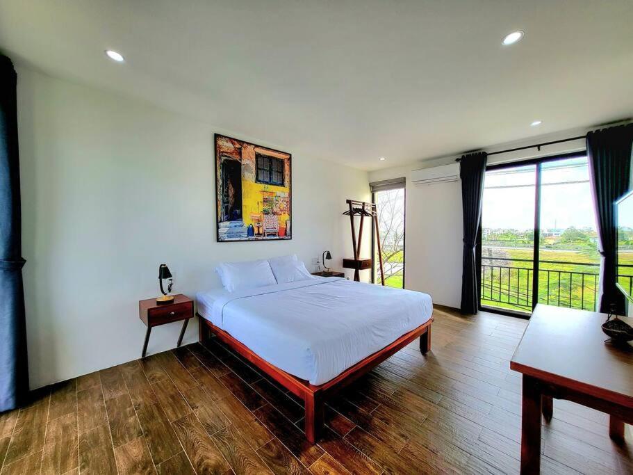 Delightful Romantic 4-br