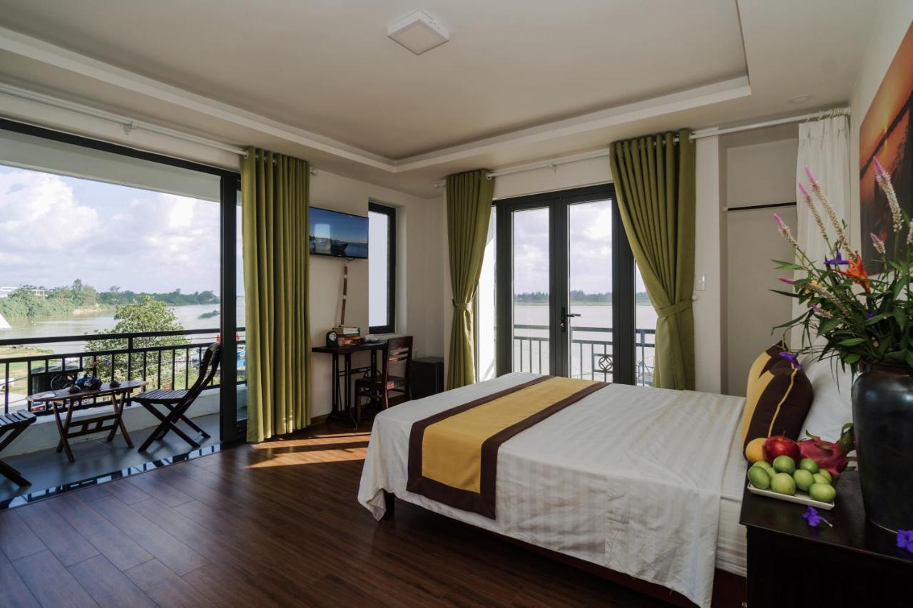 Autumn Bay Retreat