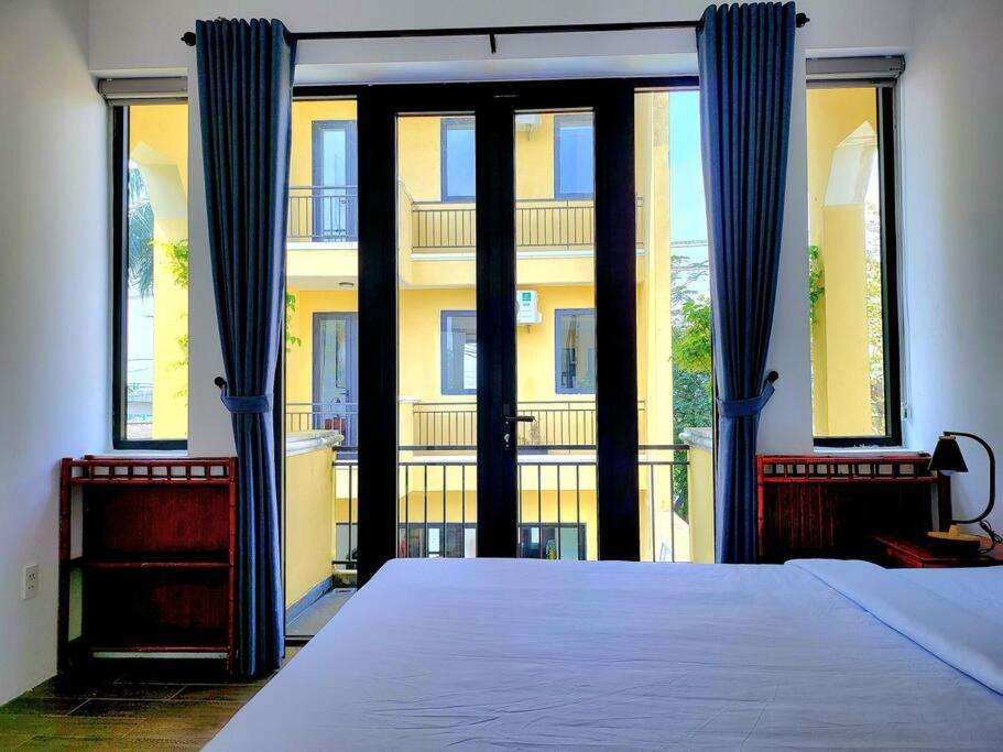 Delightful Romantic 4-br *