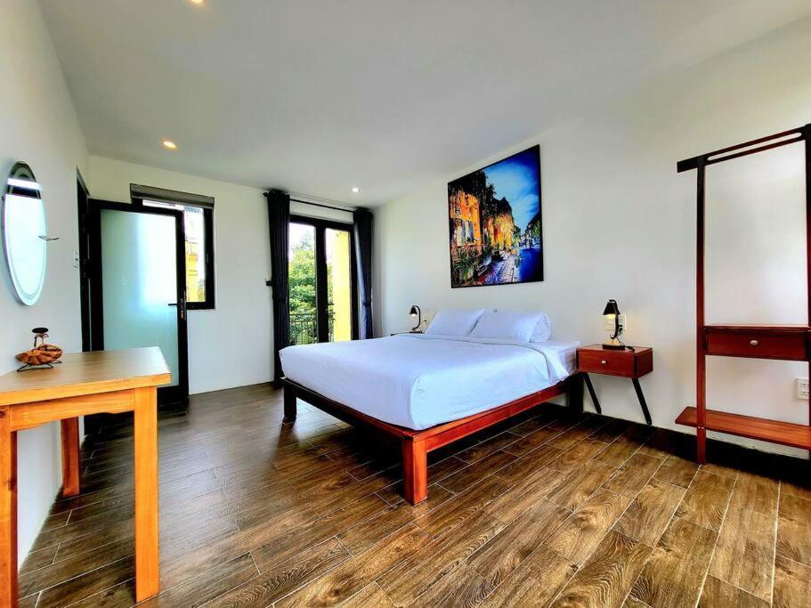 Delightful Romantic 4-br Apartment Hoi An