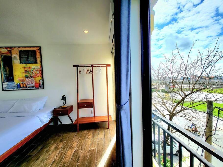 Delightful Romantic 4-br Apartment *