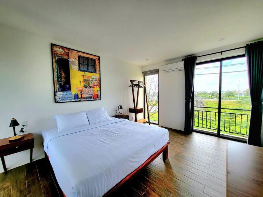 Delightful Romantic 4-br Apartment