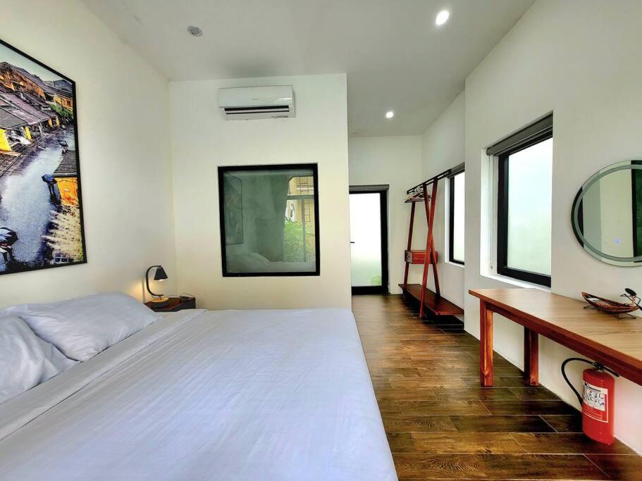 Delightful Romantic 4-br Apartment