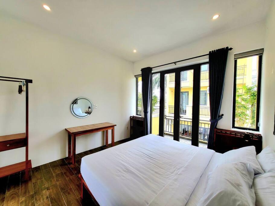 Delightful Romantic 4-br Apartment