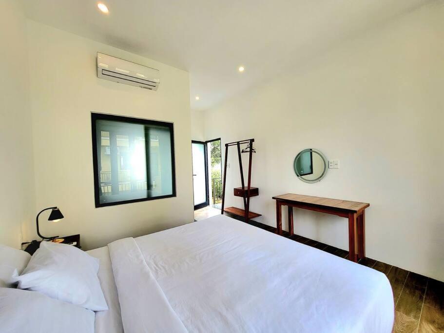 Delightful Romantic 4-br