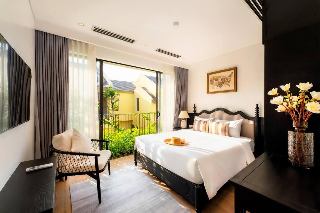 Casa - View Song Lang Man, Ho Boi Rieng Apartment