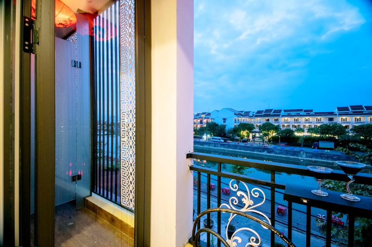 Riverland - Center 3*