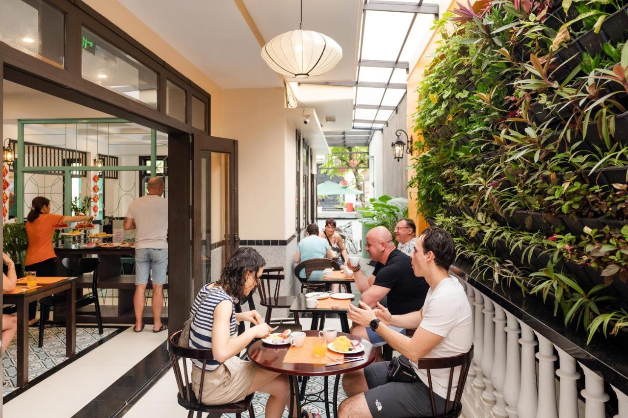 Ivy Hotel 3*