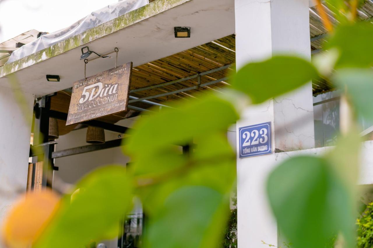5 Coconut Homestay