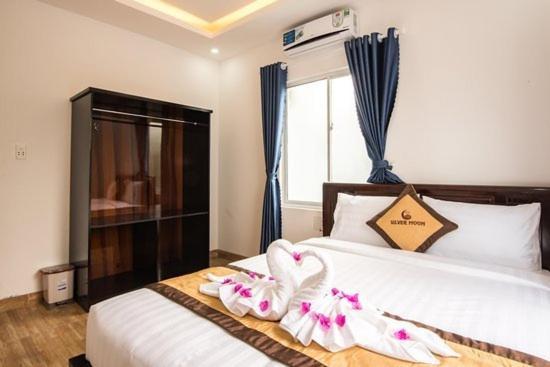 Silver Moon Hotel