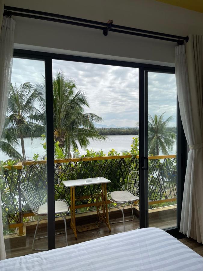 Coral Riverside & Homestay *