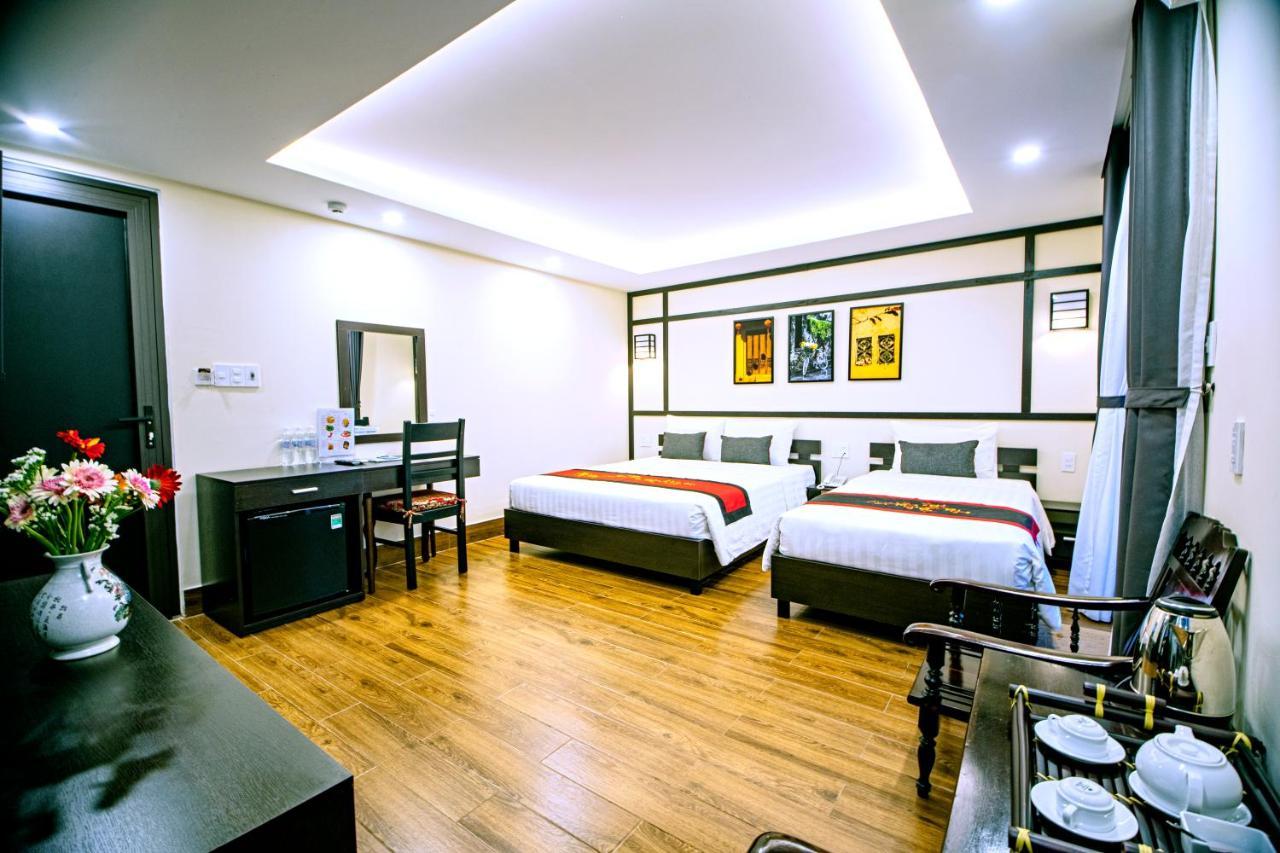Riverland - Center 3*