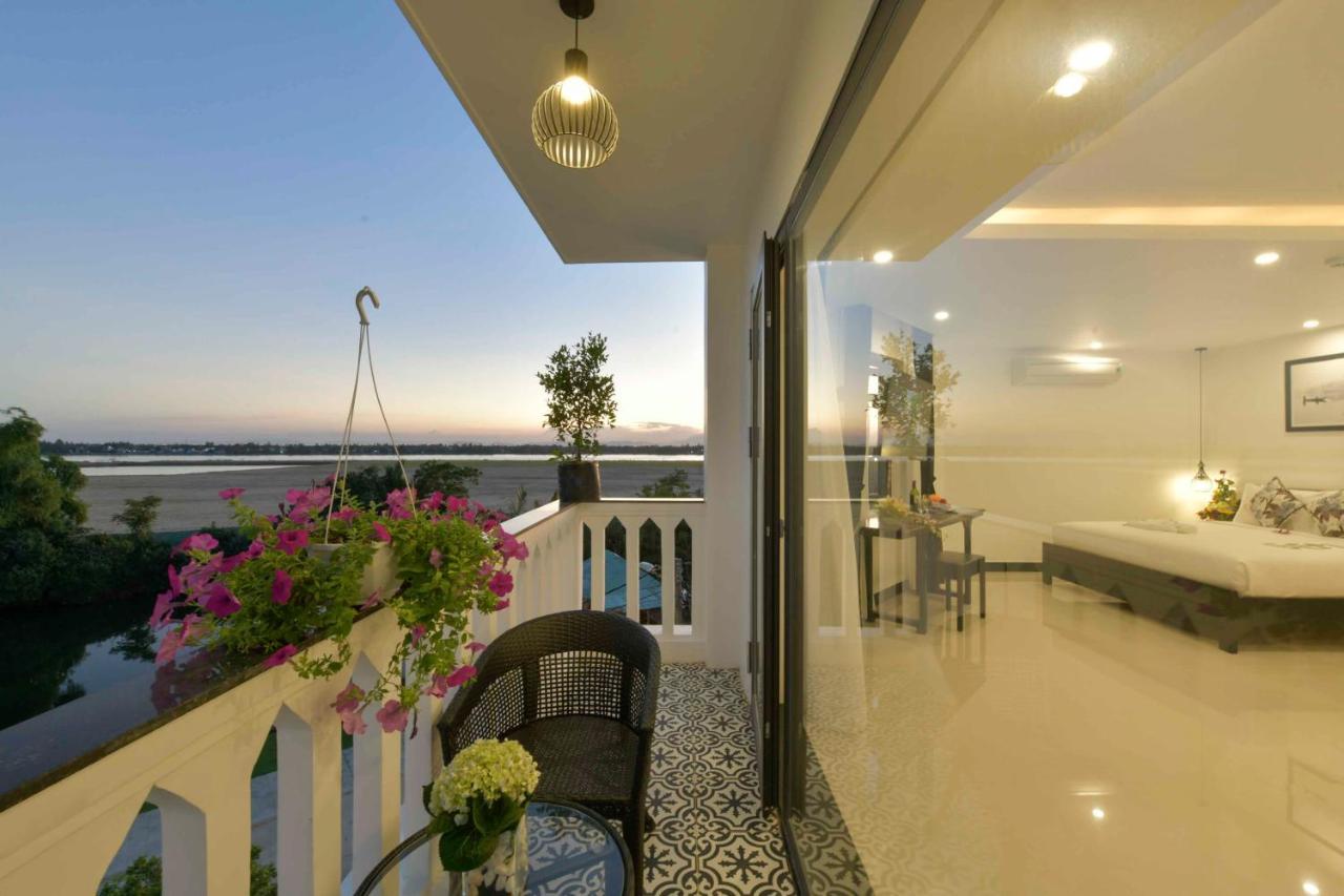 Gem Riverside 4*