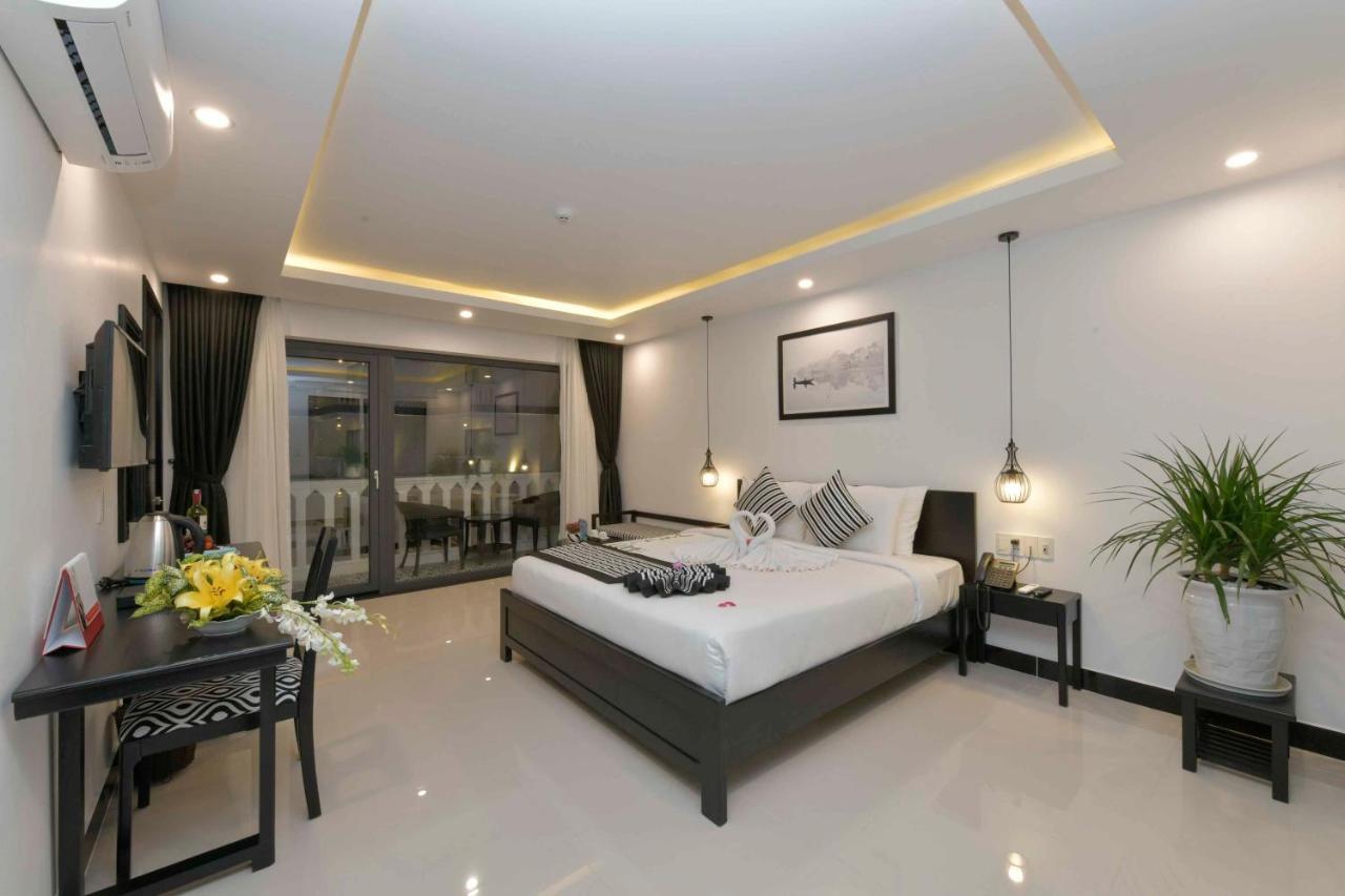 Gem Riverside Hotel