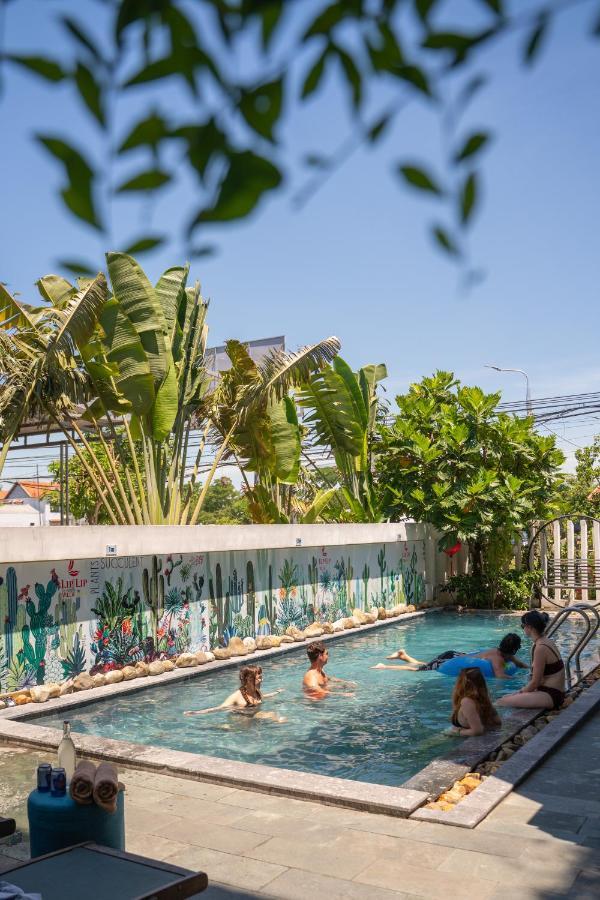 Hoianese Lip Lip Pool Hoi An