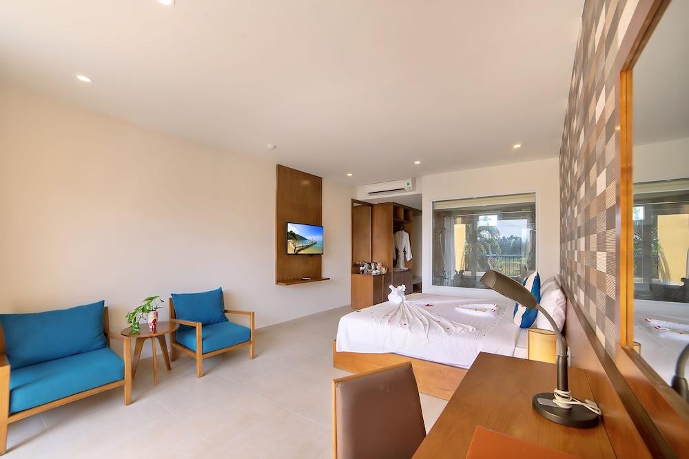 Hotel Aurora Riverside And