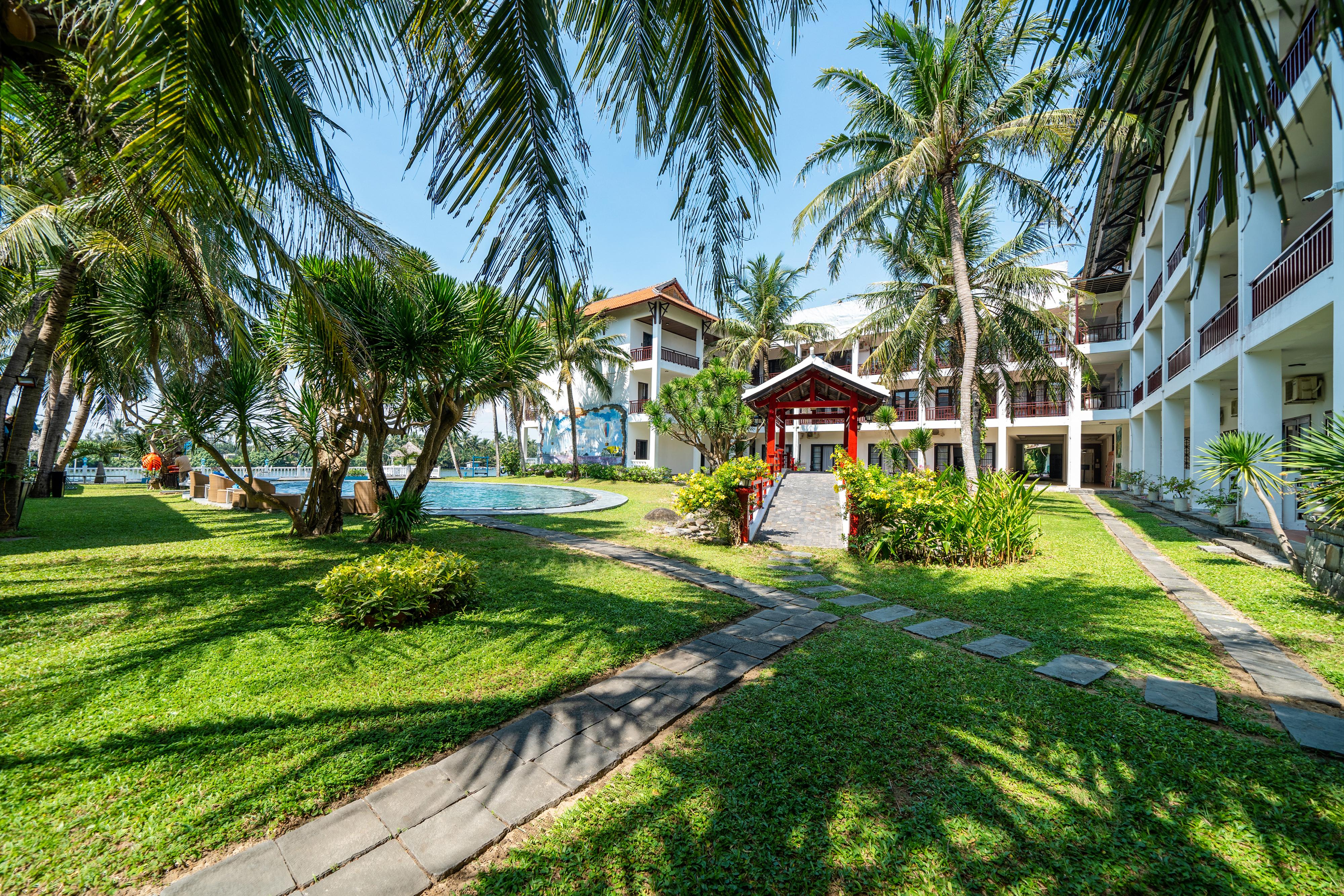 Resort River & Residences