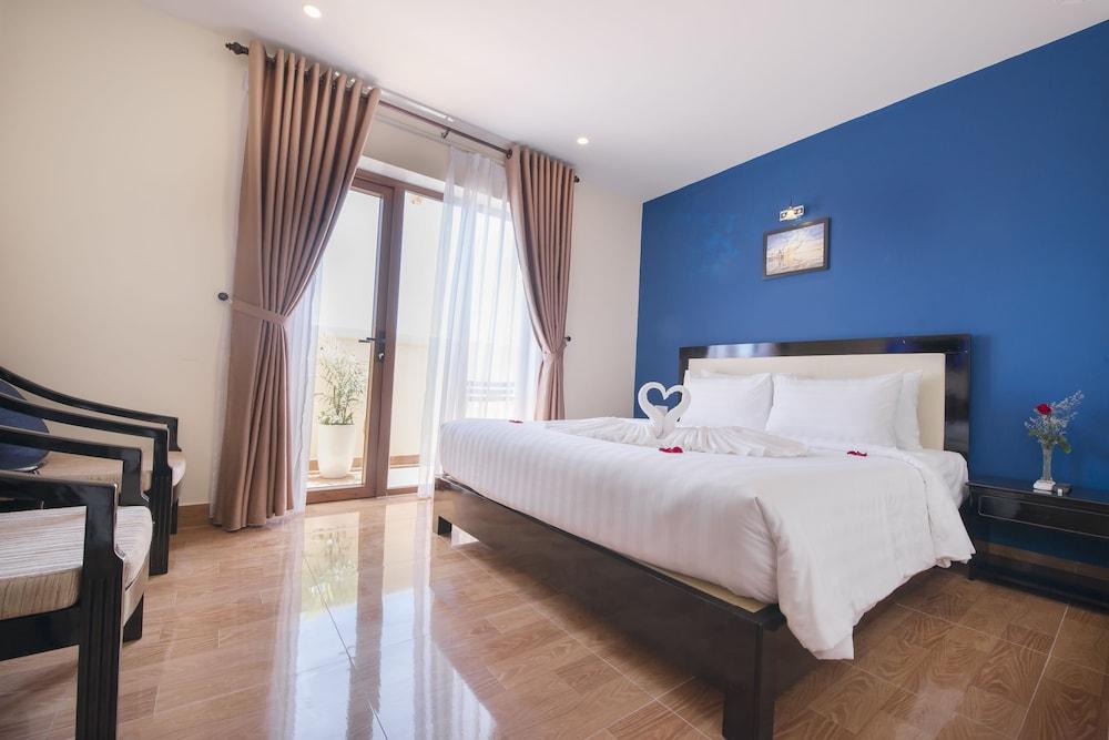 Hotel Rose Garden 3*