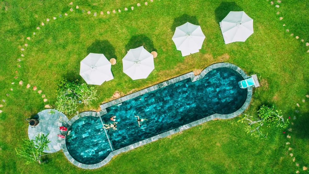 Allamanda Estate 4*