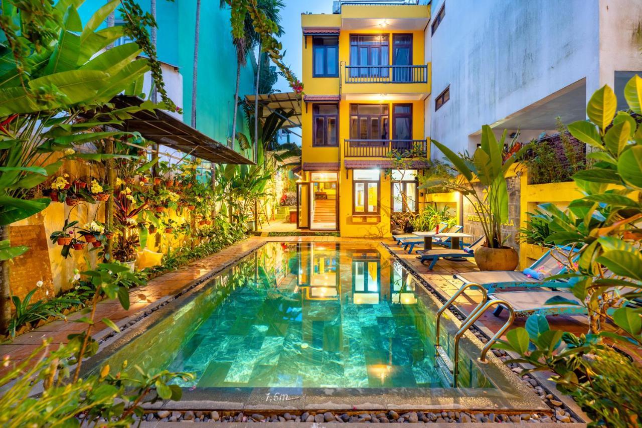 Riverside Oasis Hotel