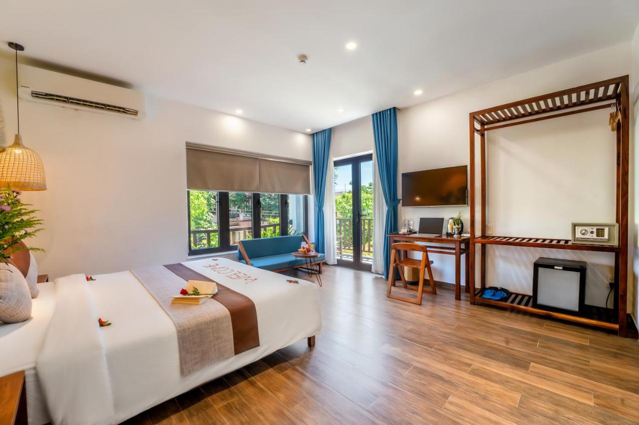 December Town Hotel