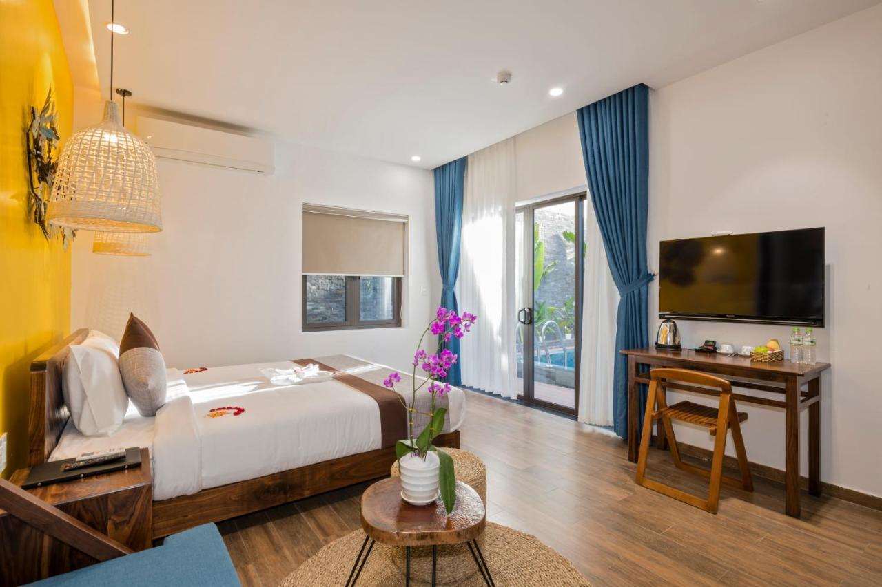 December Town Hotel 3*