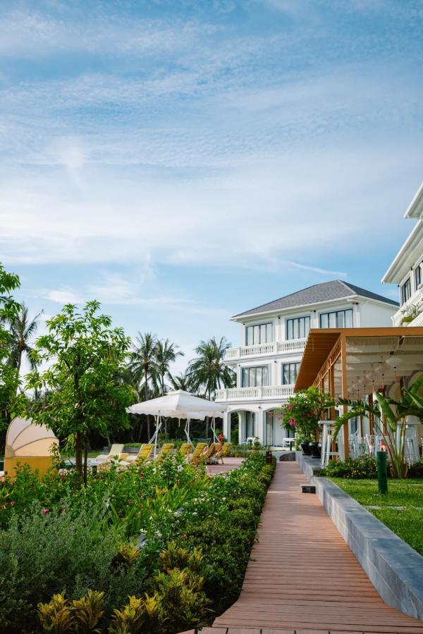 Moodhoian Riverside & 4*