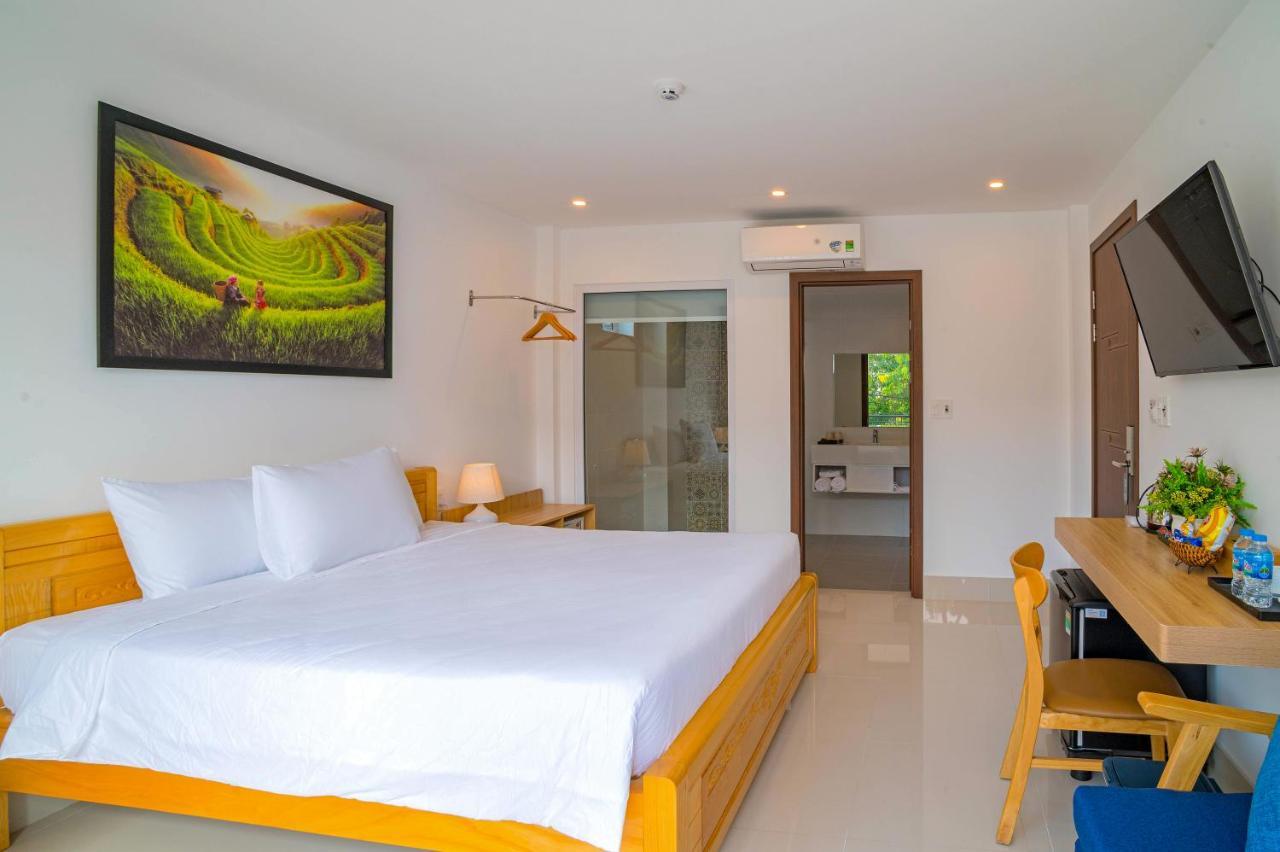 White House 3* Hoi An