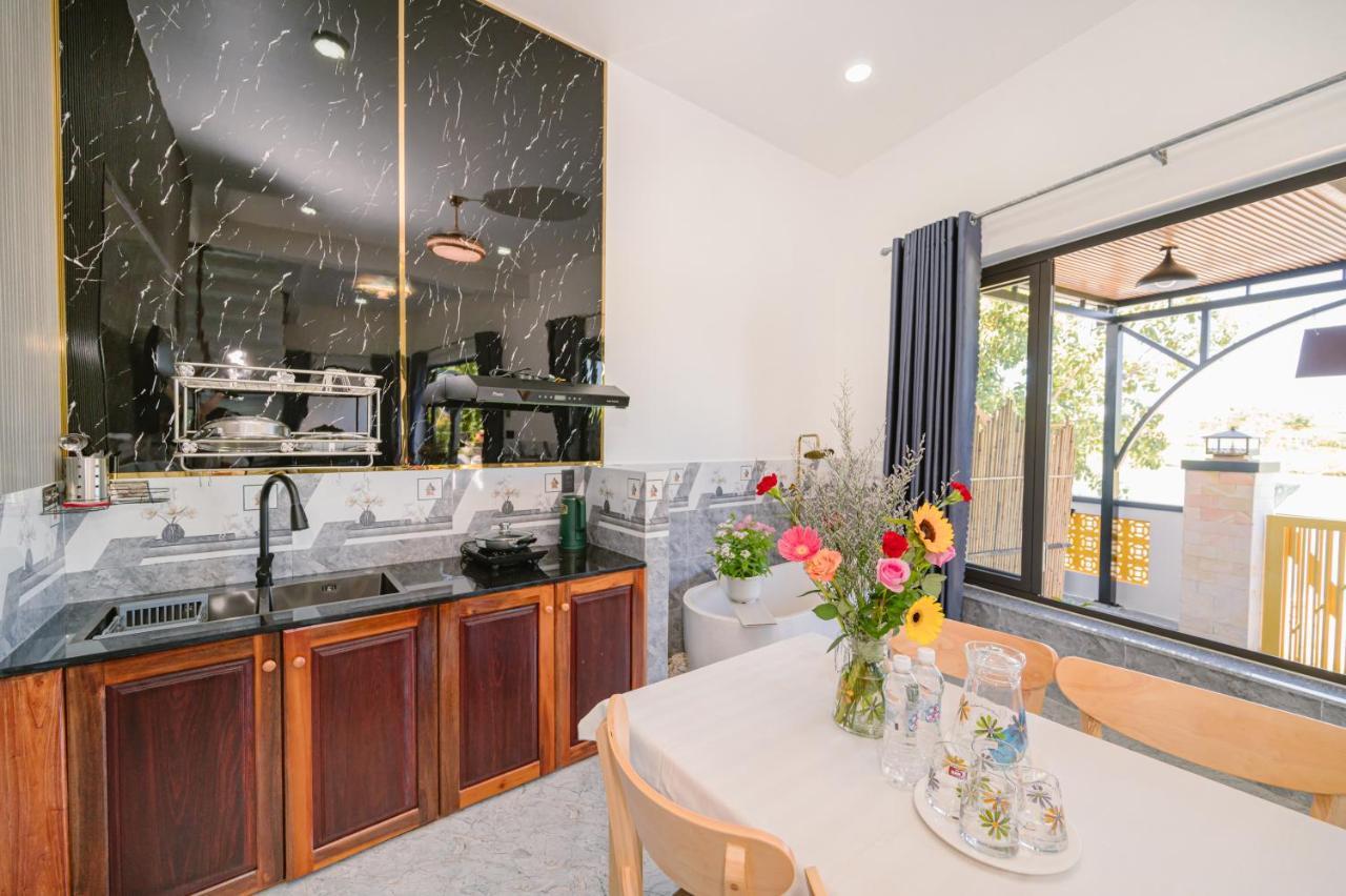 Apartment Moon River House