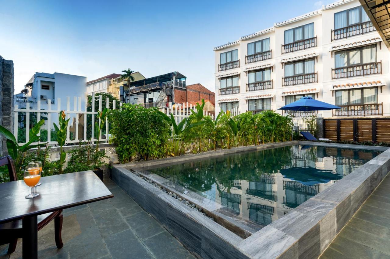 The Present River Aparthotel