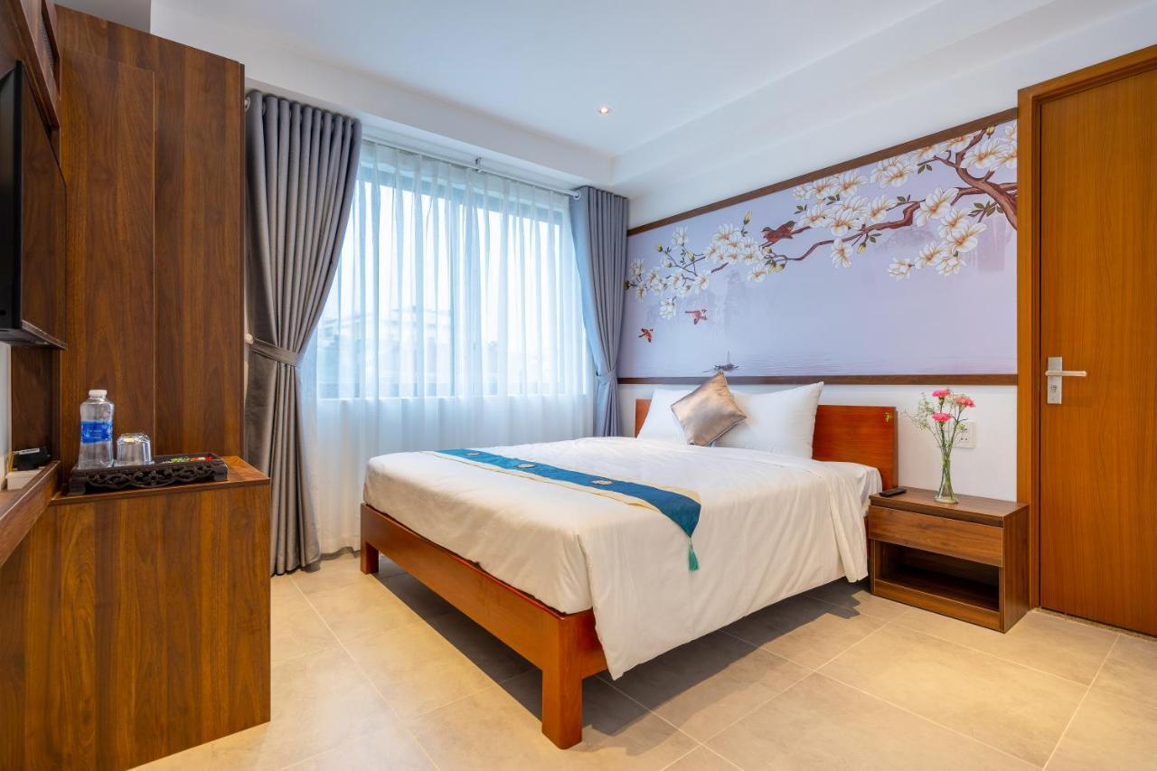 Aparthotel The Present River