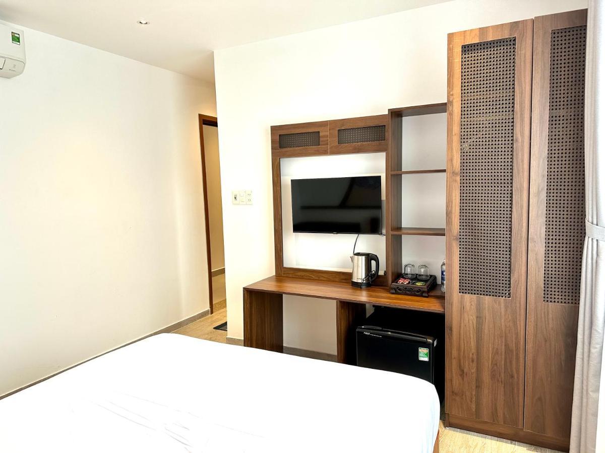 The Present River Aparthotel