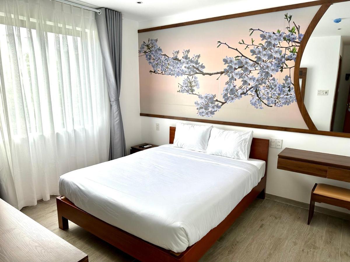 Aparthotel The Present River *