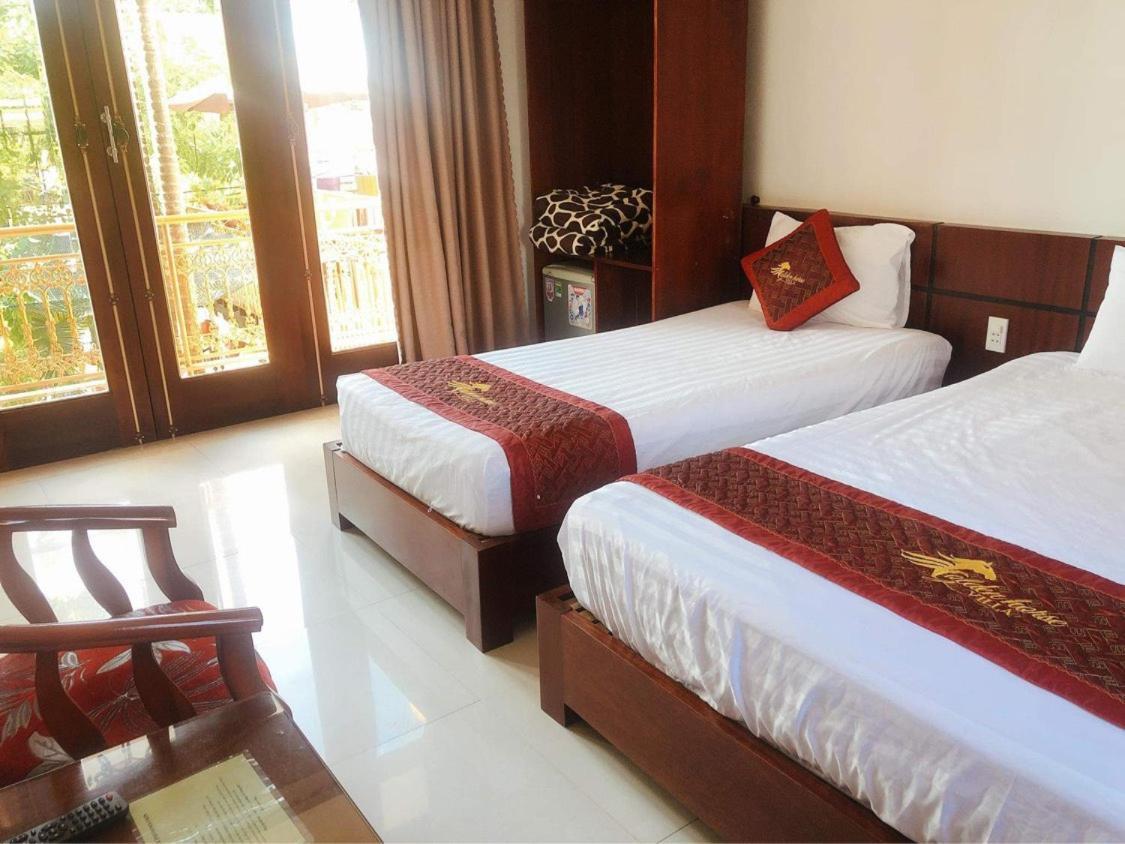 Golden Horse Villa *