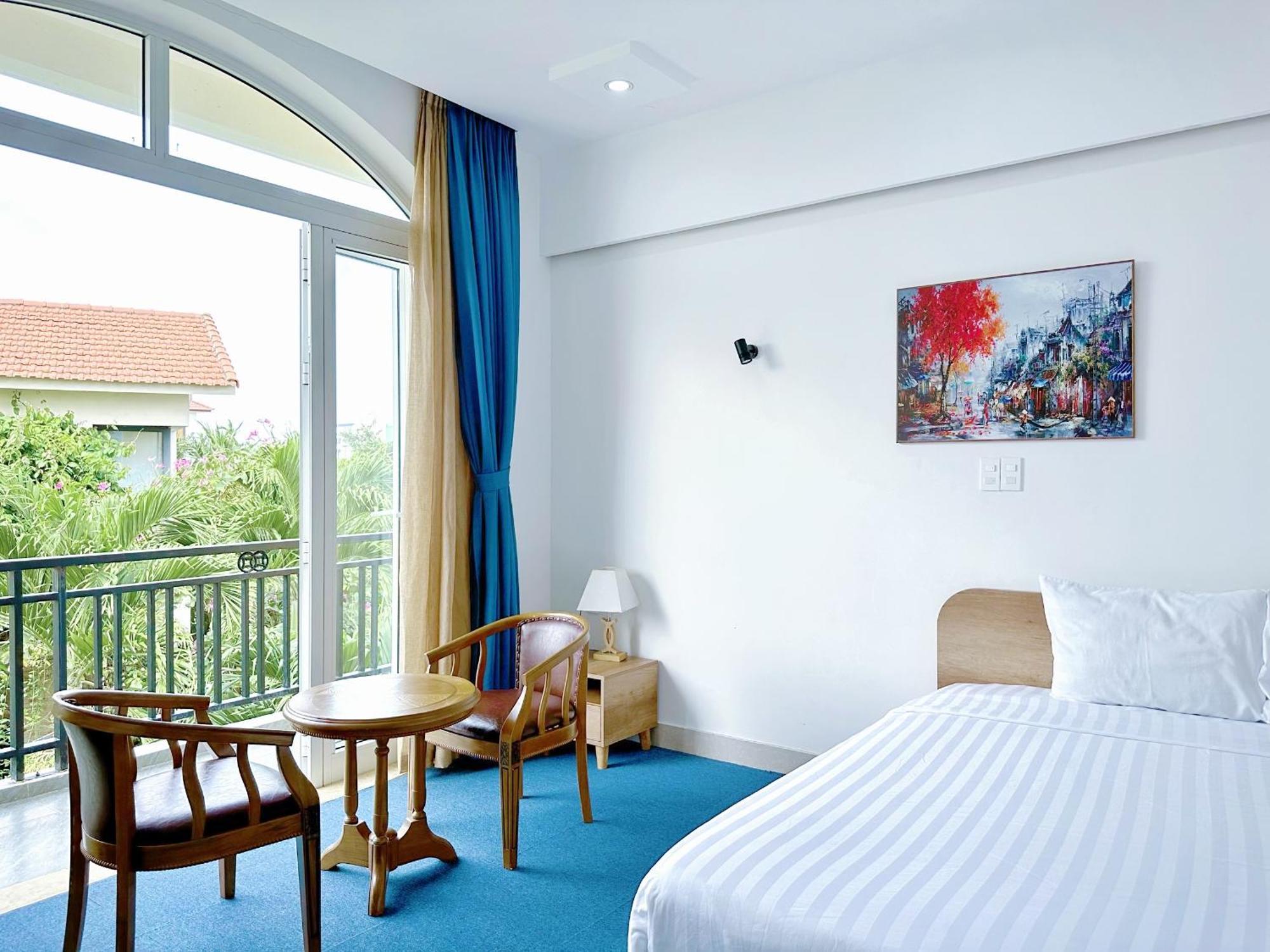 Sam Retreat Hotel
