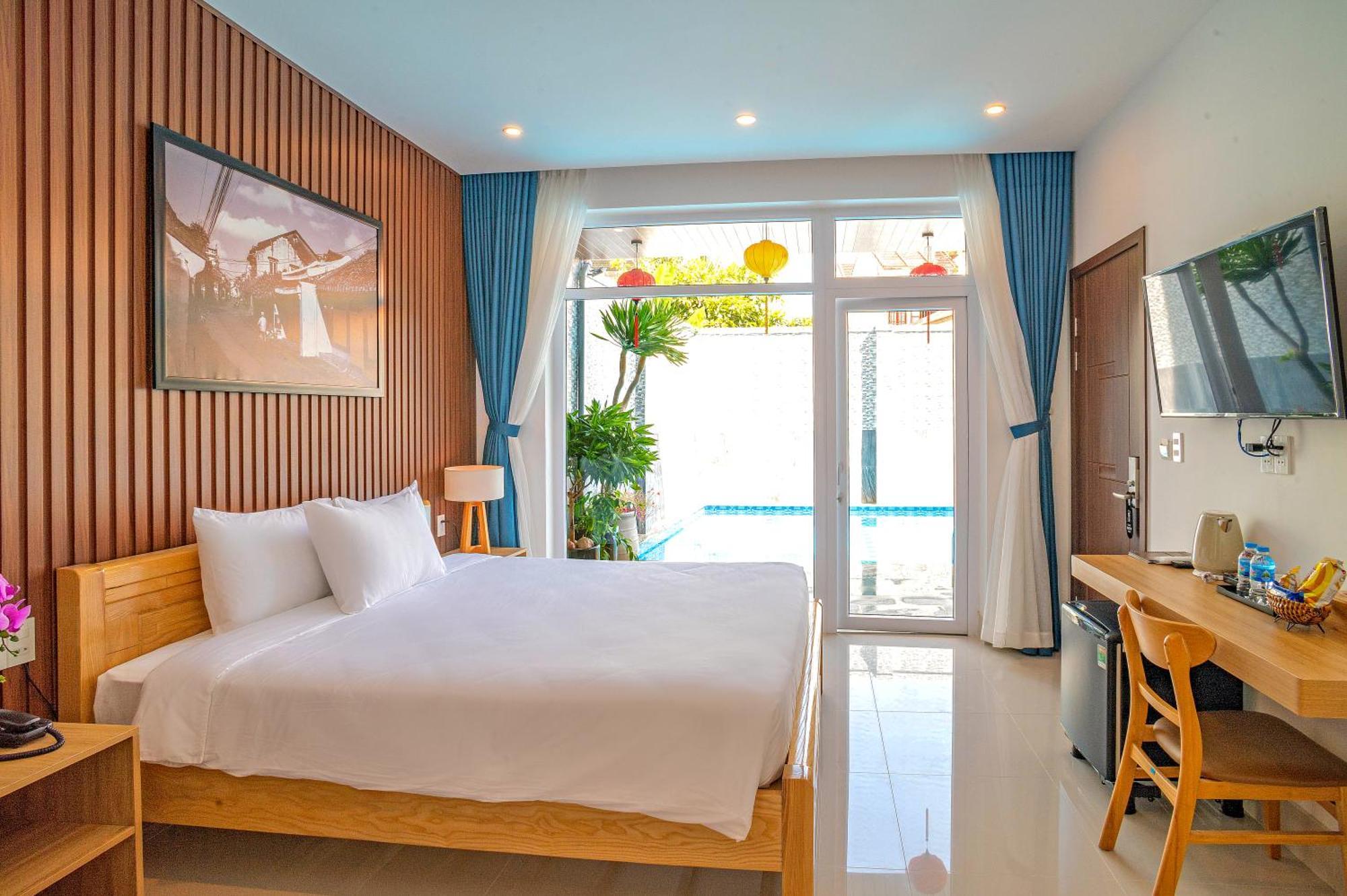 Hotel White House 3*