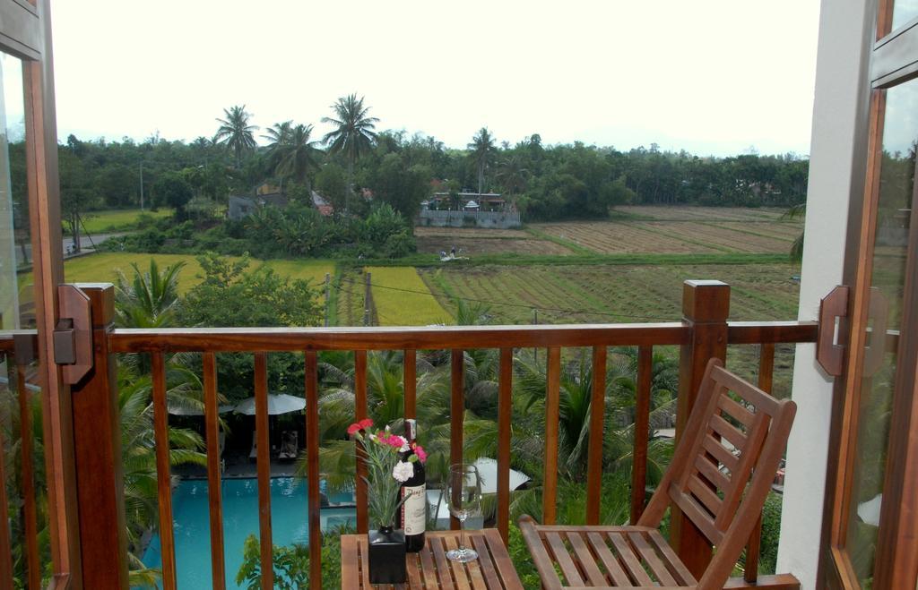 Essence & Hoi An