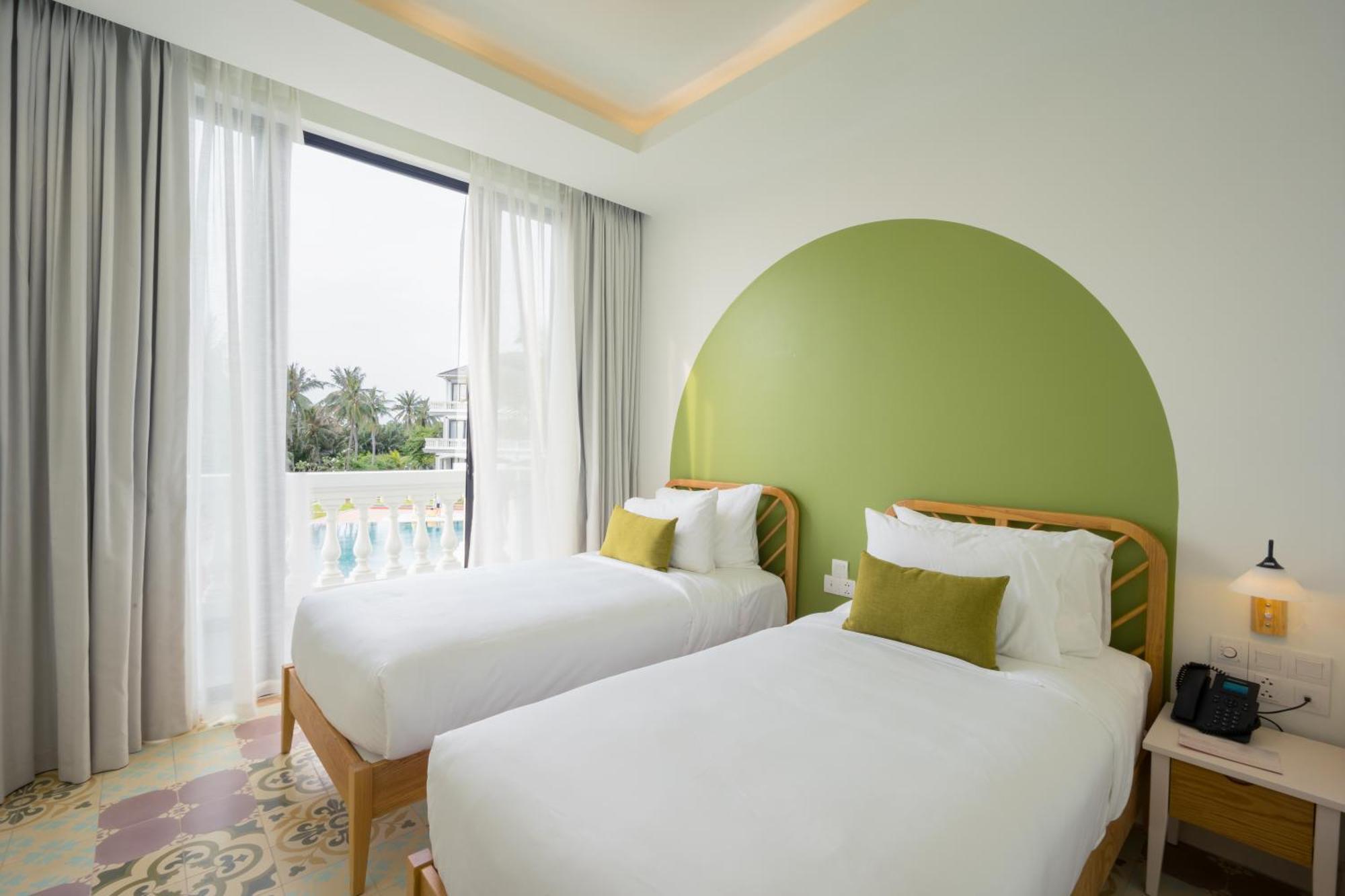Hotel Moodhoian Riverside &