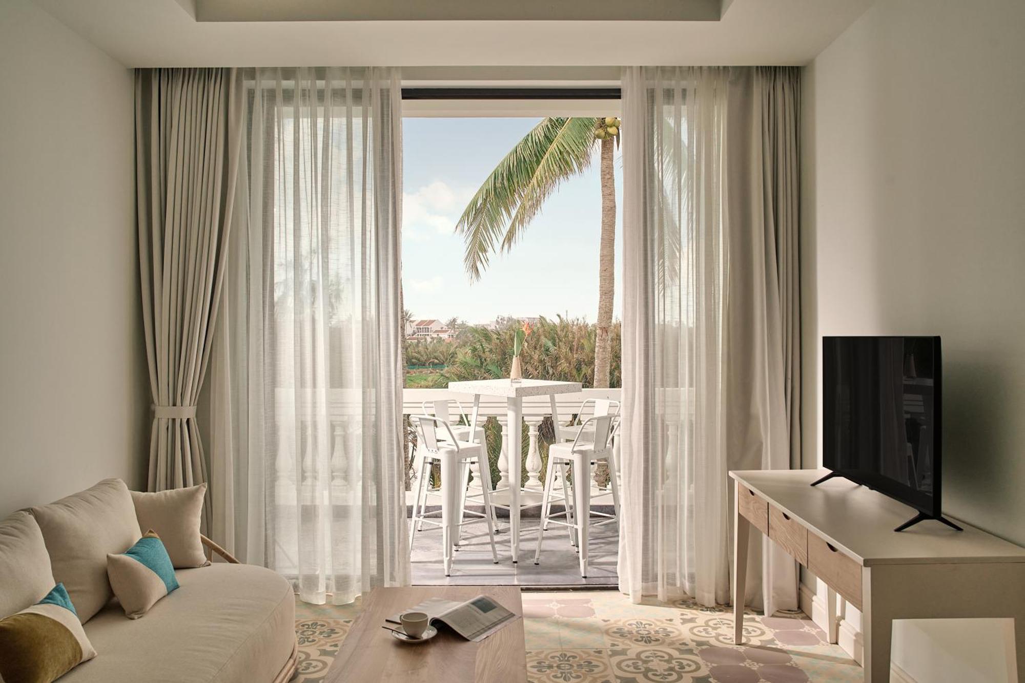 Moodhoian Riverside &