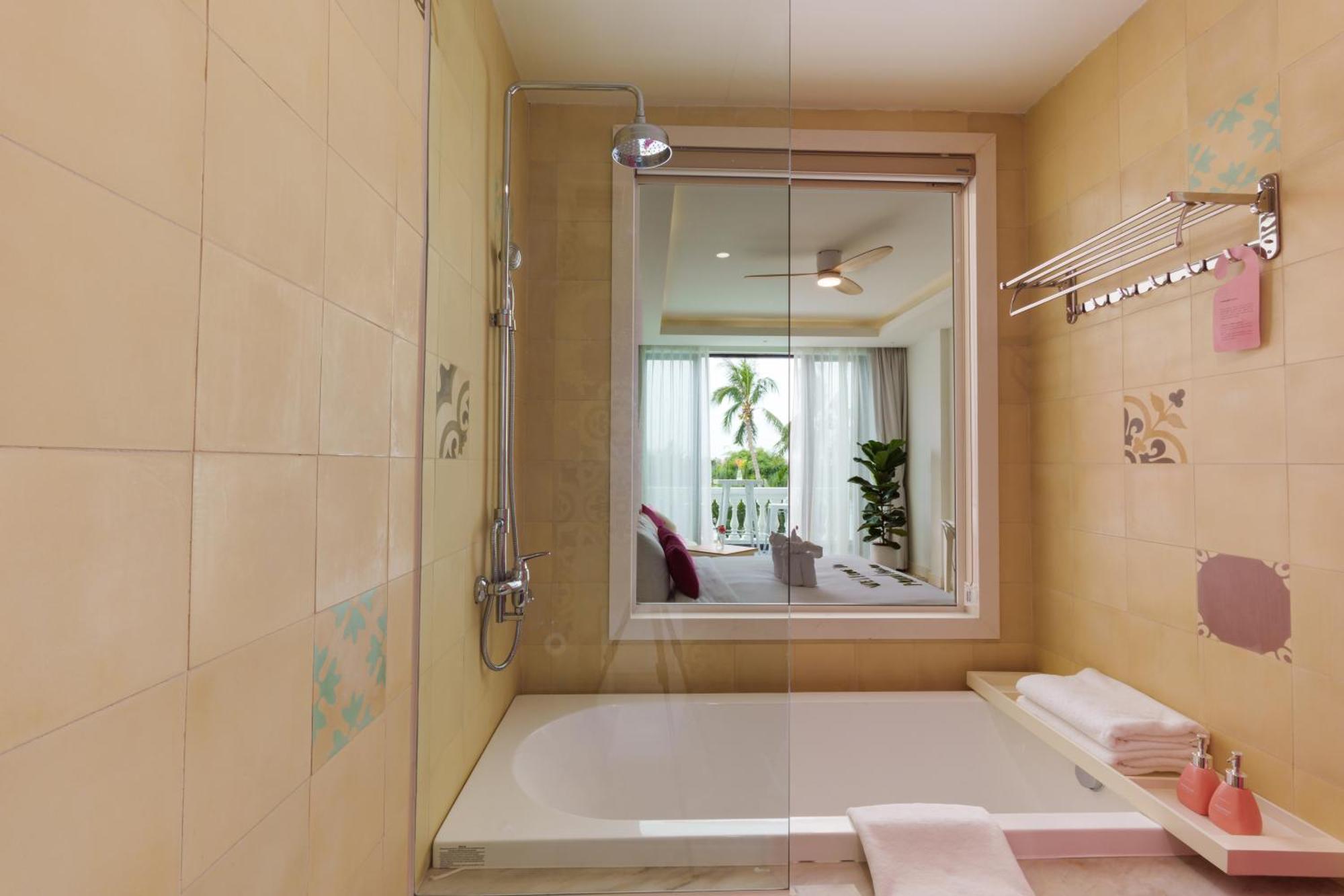Moodhoian Riverside & Hotel 4*