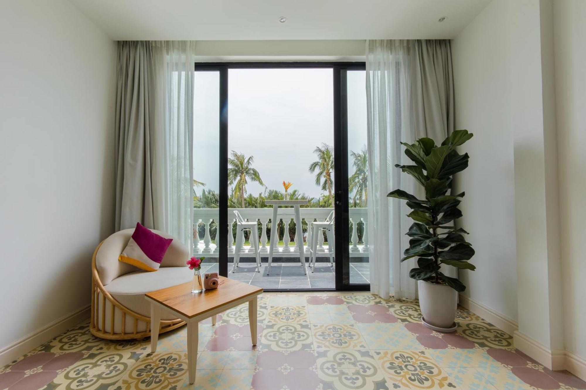 Hotel Moodhoian Riverside &