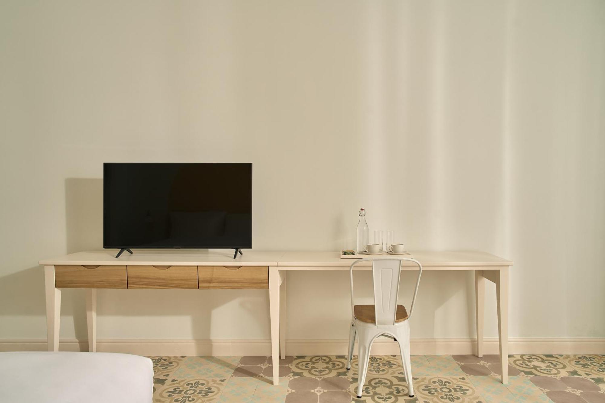 Hotel Moodhoian Riverside & 4*