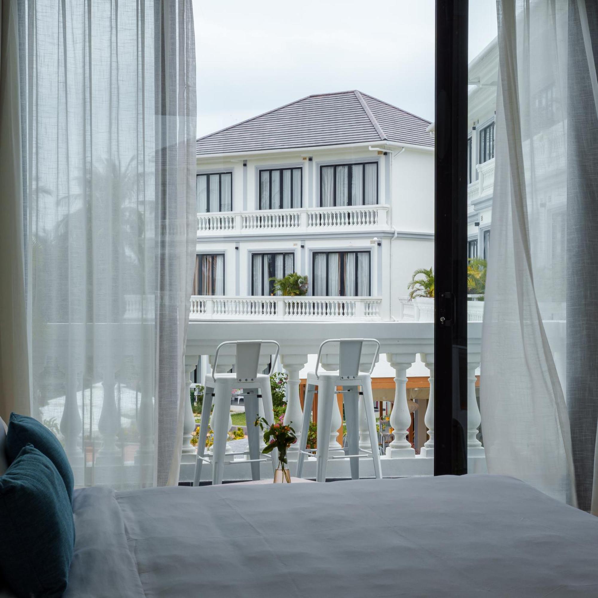 Moodhoian Riverside & Hoi An