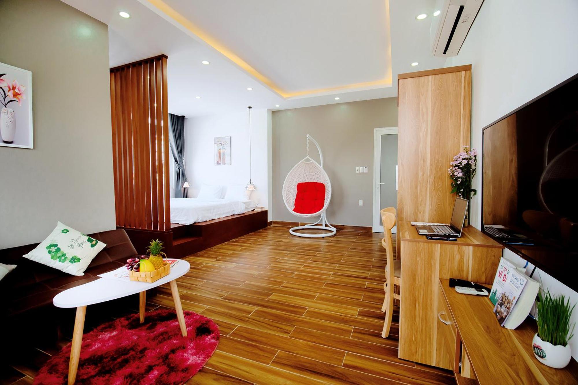 Tanthoi Pool Center Near Hoian Oldtown *
