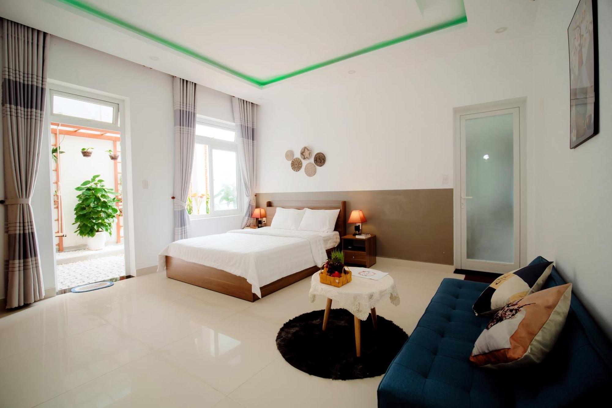 Tanthoi Pool Center Near Hoian Oldtown Hội An