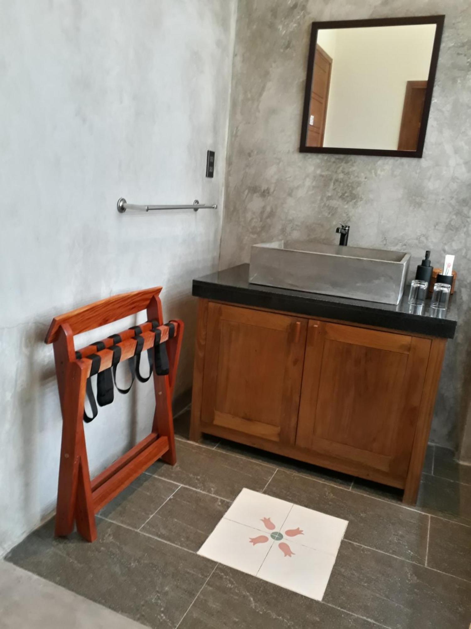 Hotel Pink Tulip Hoi An