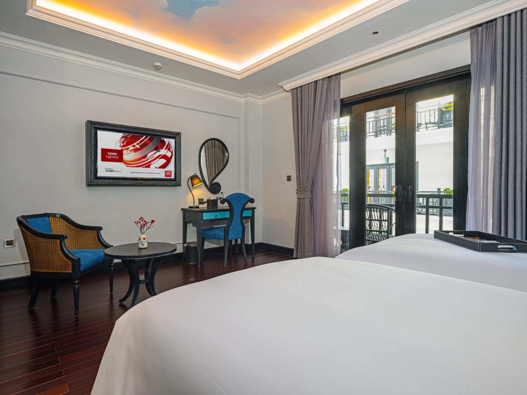 Delicacy & Hotel